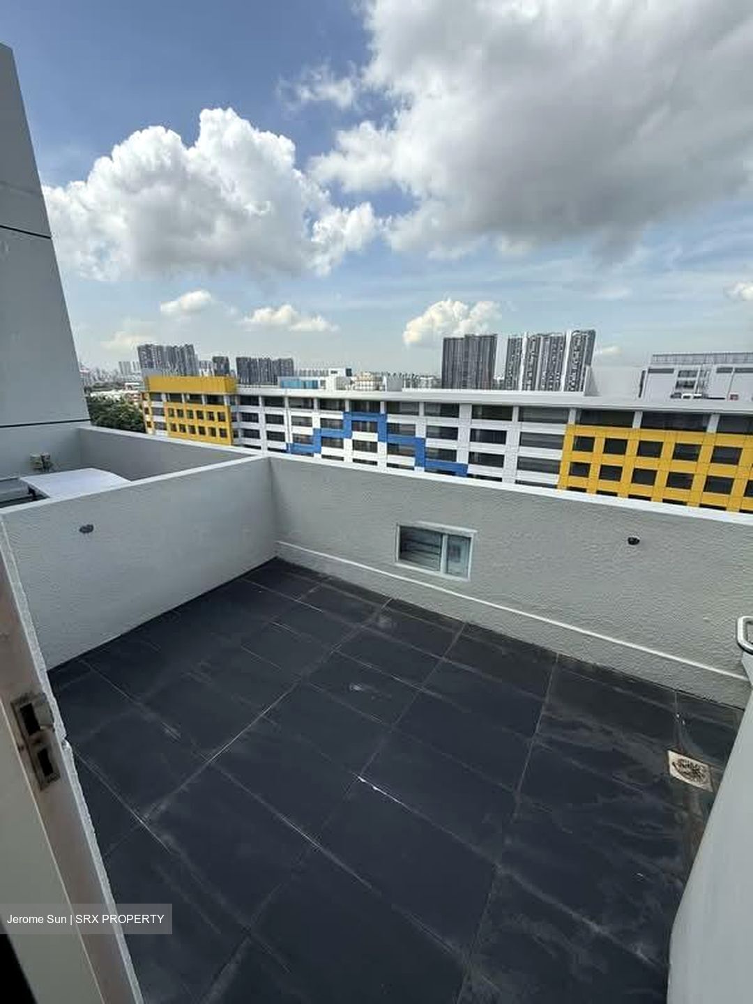Tradehub 21 (D22), Factory #558133261